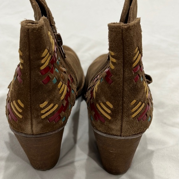 Naughty Monkey Aztec leather stitching/weaving size 8.5. - Picture 8 of 8